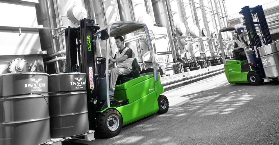 four wheel electric cesab forklift b400 caring barrels